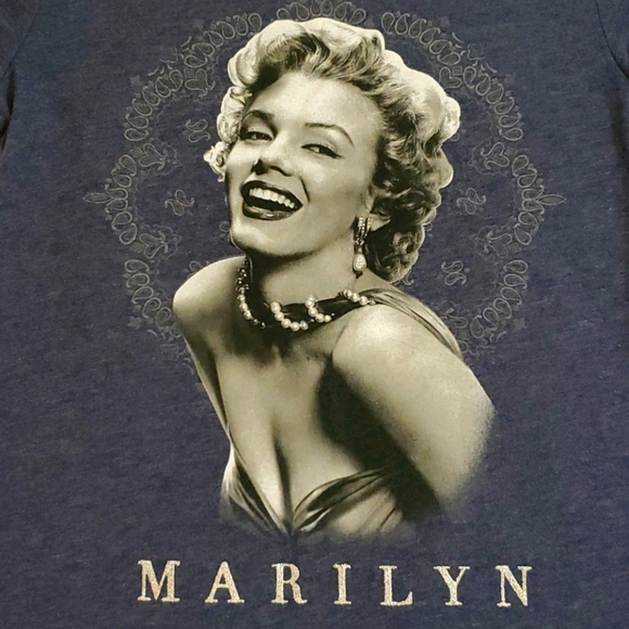 MARILYN MONROE photo graphic print blue gray cap sleeve tee shirt Med. - Picture 2 of 5